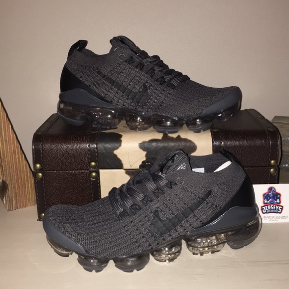 size 7 vapormax